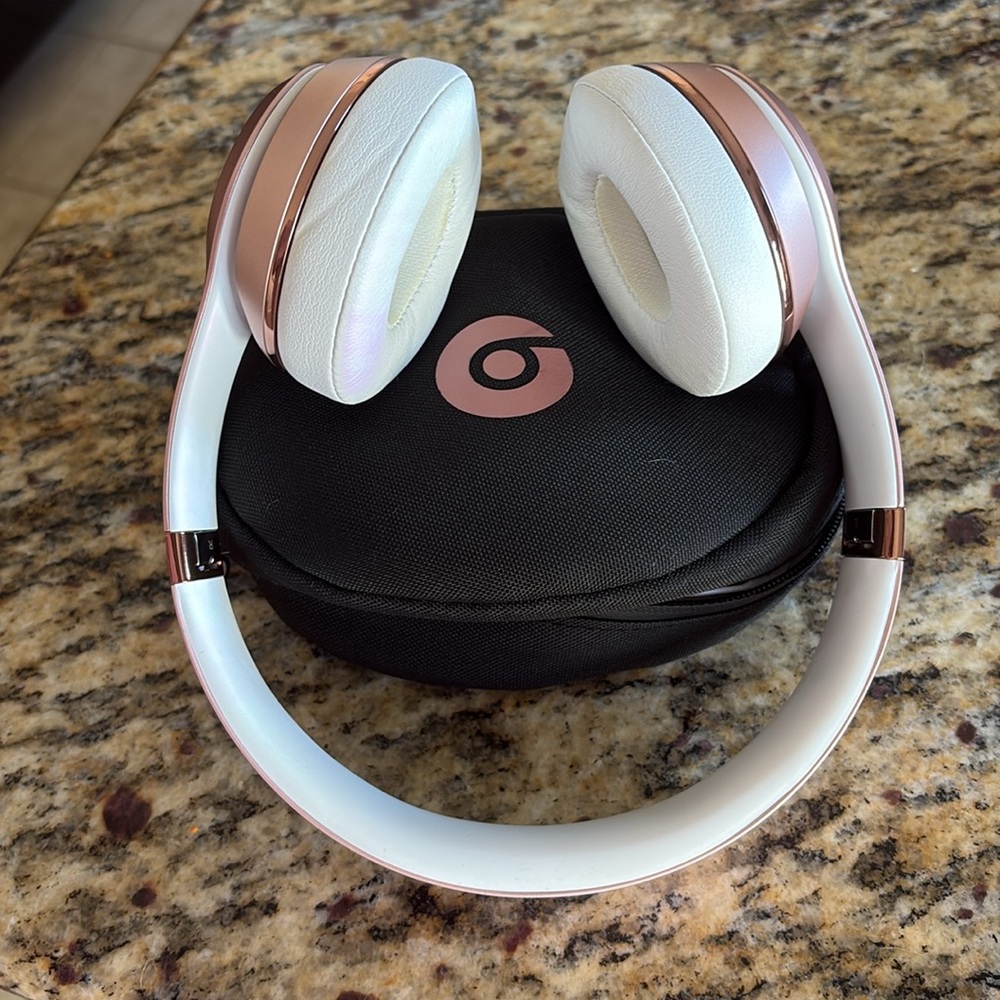 Rose gold beats